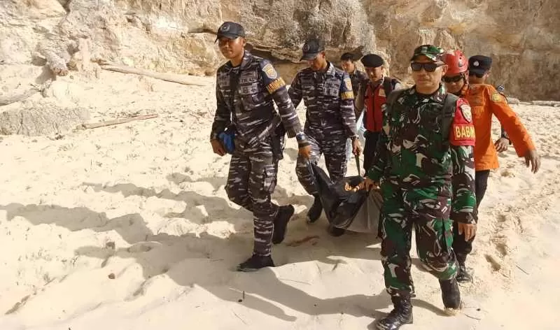 French Tourist Dies After Being Swept Away by Waves at Kelingking Beach, Nusa Penida